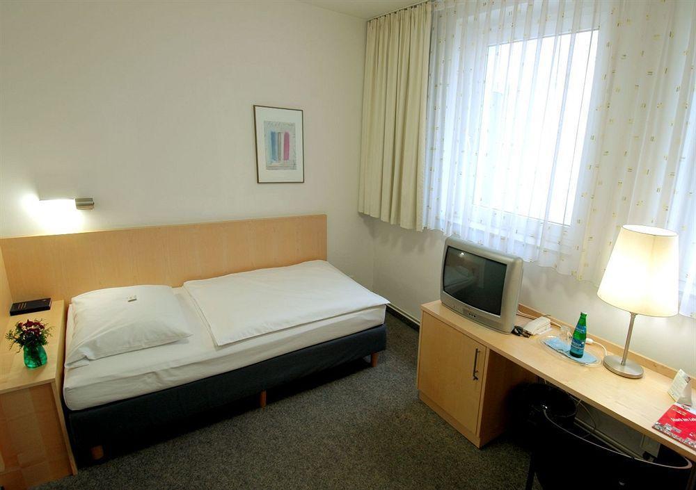 Cvjm Duesseldorf Hotel & Tagung Luaran gambar