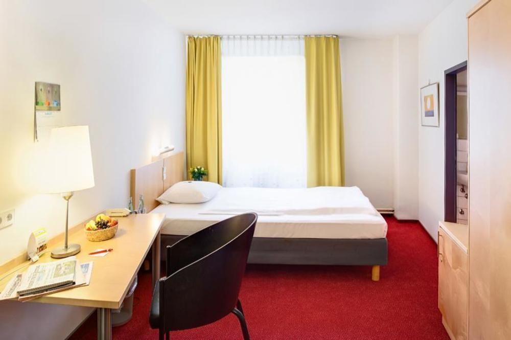 Cvjm Dusseldorf Hotel & Tagung Luaran gambar