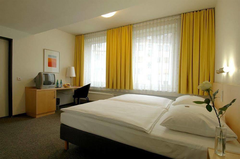 Cvjm Duesseldorf Hotel & Tagung Luaran gambar